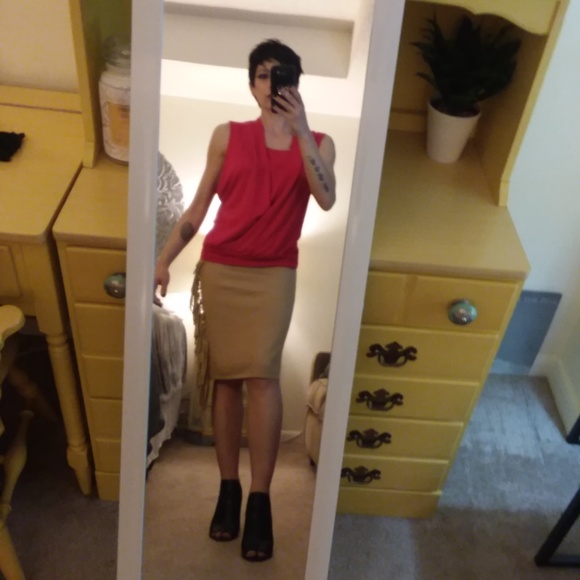 Studio Drape & Ruche Red Tank - Picture 7 of 8